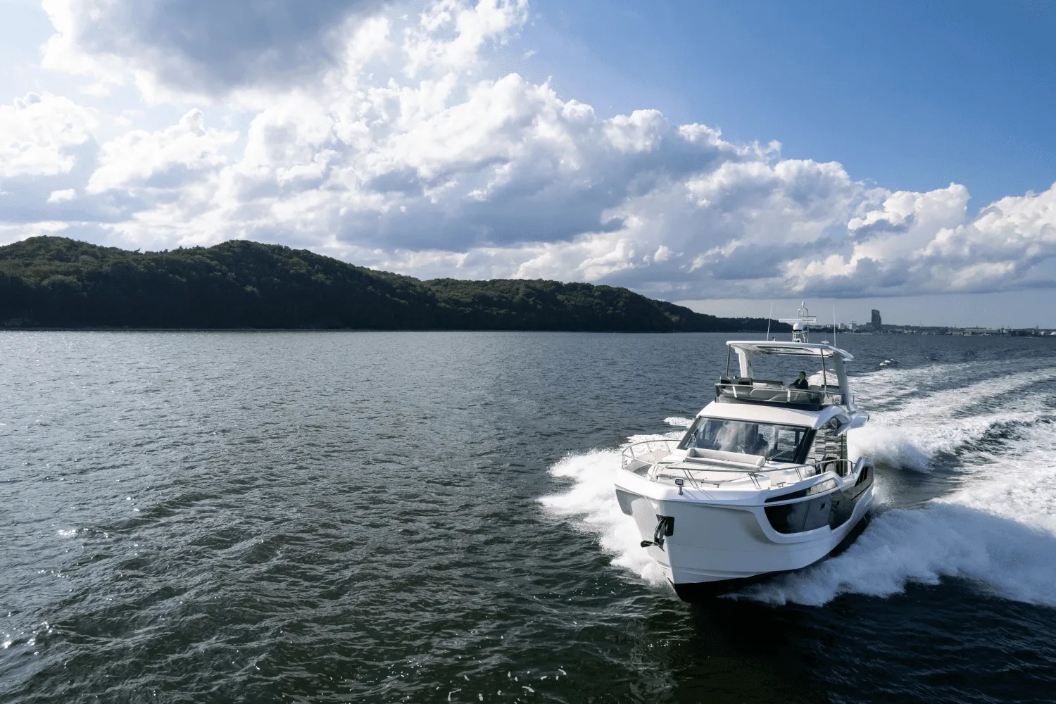 2026 Galeon 560 FLY Image Thumbnail #14
