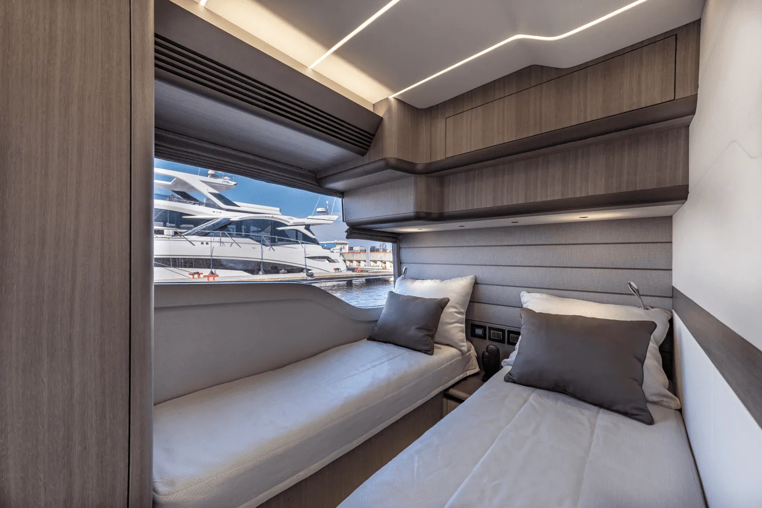 2026 Galeon 560 FLY Image Thumbnail #31