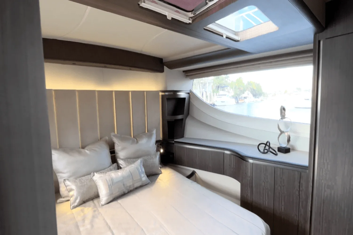 2026 Galeon 560 FLY Image Thumbnail #51