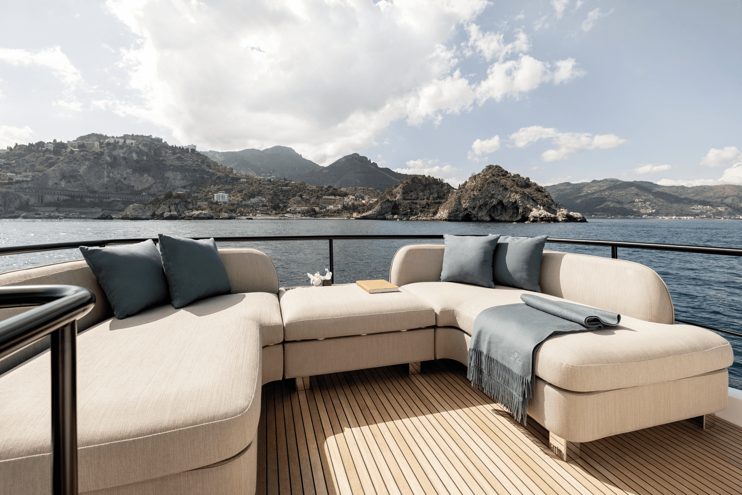 2026 Azimut Magellano 60 Image Thumbnail #13