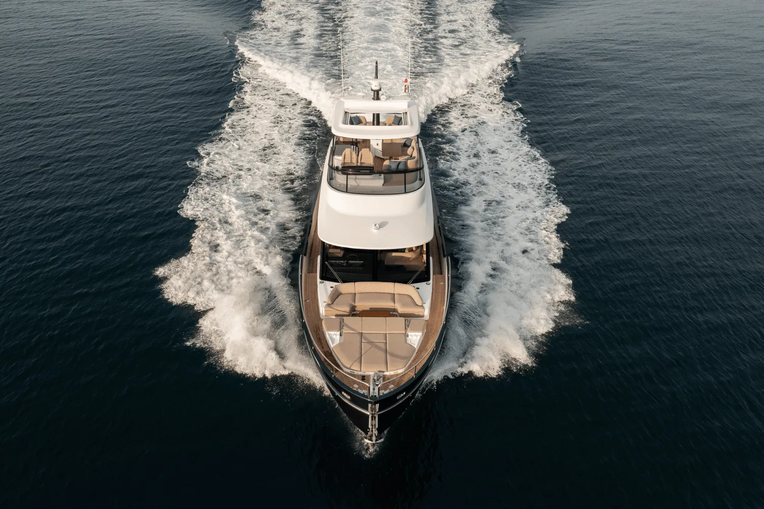 2026 Azimut Magellano 60 Image Thumbnail #3