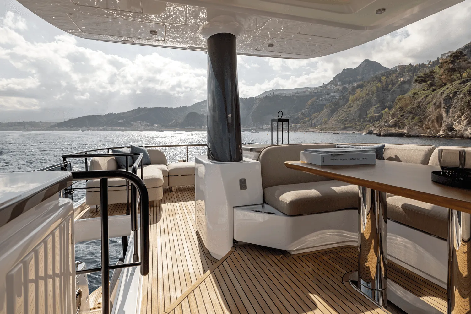 2026 Azimut Magellano 60 Image Thumbnail #12