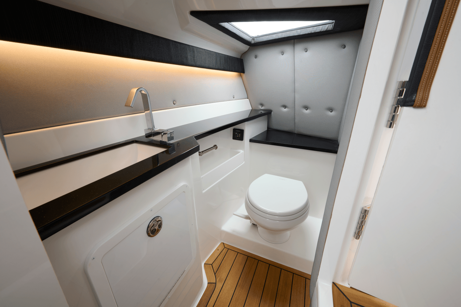 2026 Cobalt R33 Image Thumbnail #24