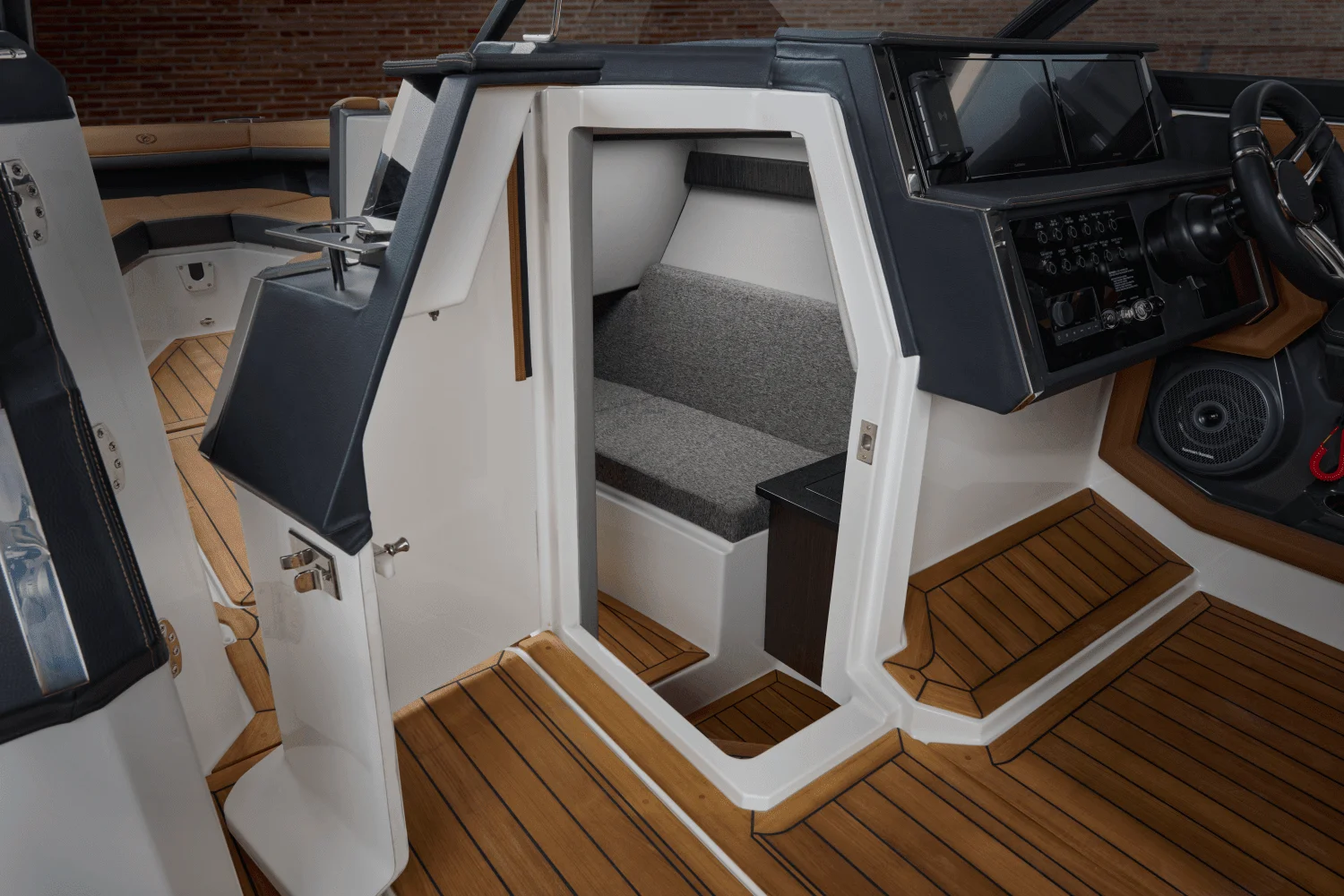 2026 Cobalt R33 Image Thumbnail #49