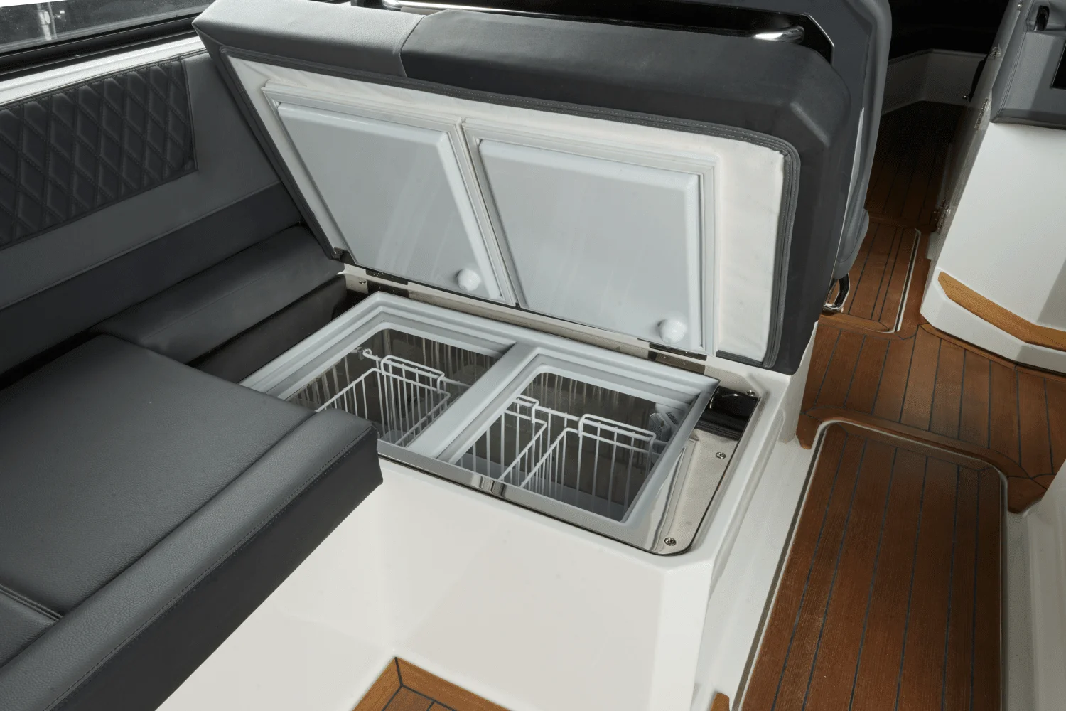 2026 Cobalt R35 Surf Image Thumbnail #18