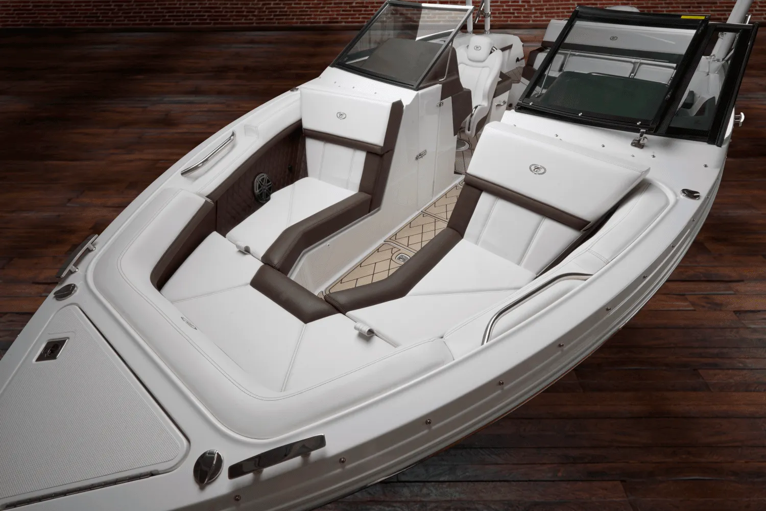 2025 Cobalt R4 Outboard Image Thumbnail #25