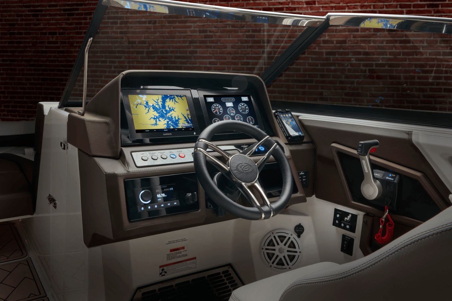 2026 Cobalt R4 Outboard Image Thumbnail #18