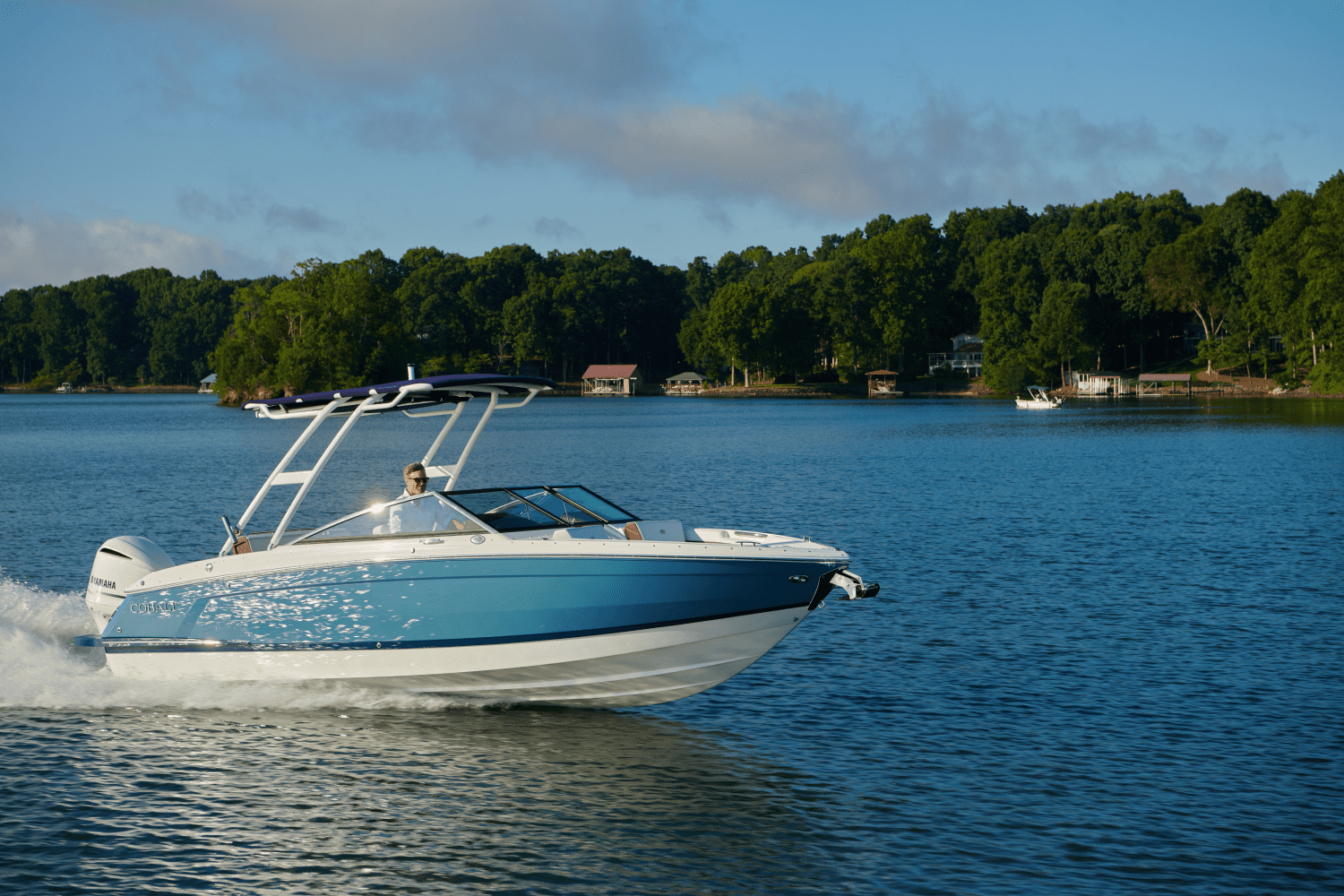 2026 Cobalt R4 Outboard Image Thumbnail #1