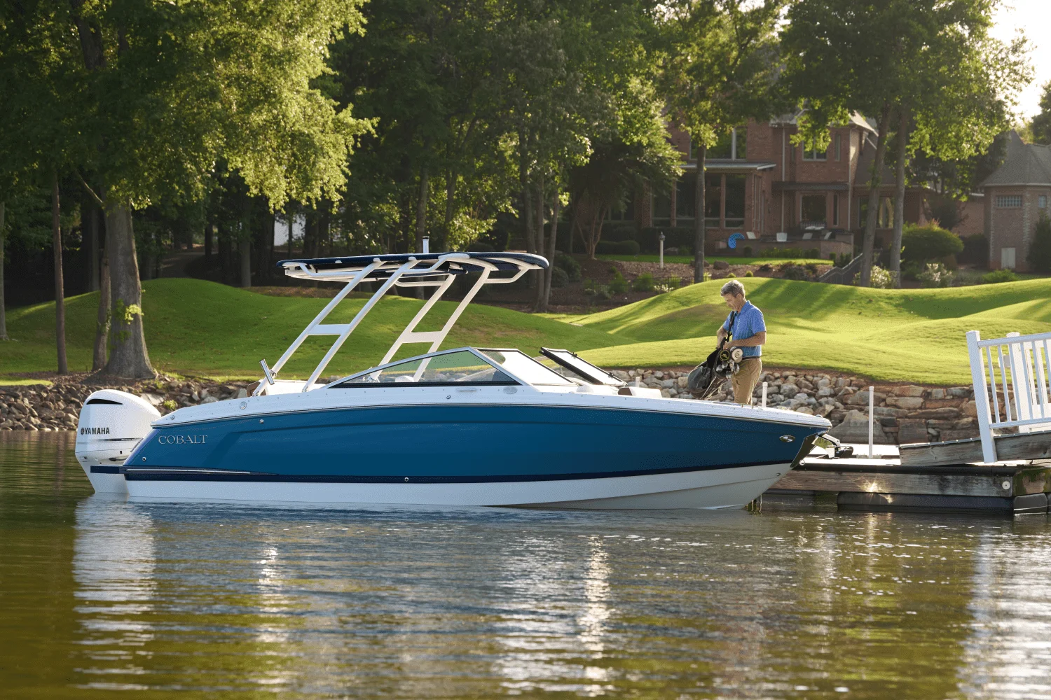 2026 Cobalt R4 Outboard Image Thumbnail #29