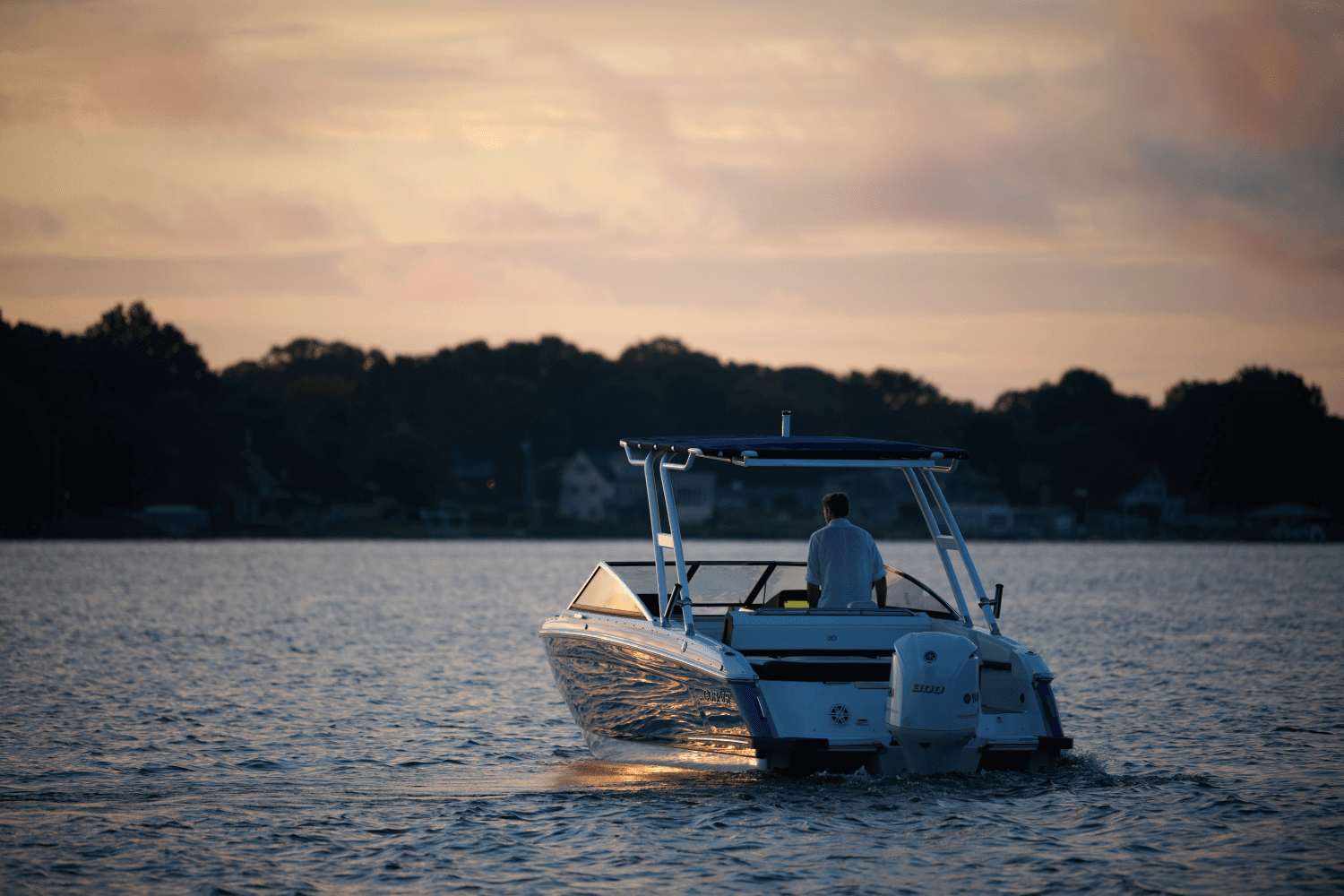 2026 Cobalt R4 Outboard Image Thumbnail #15