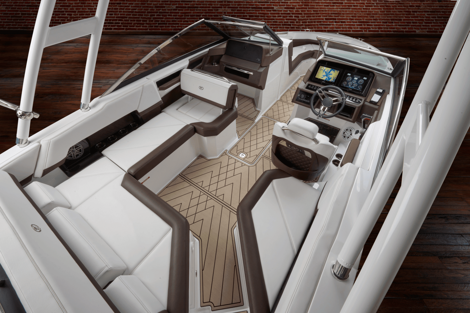 2026 Cobalt R4 Outboard Image Thumbnail #22