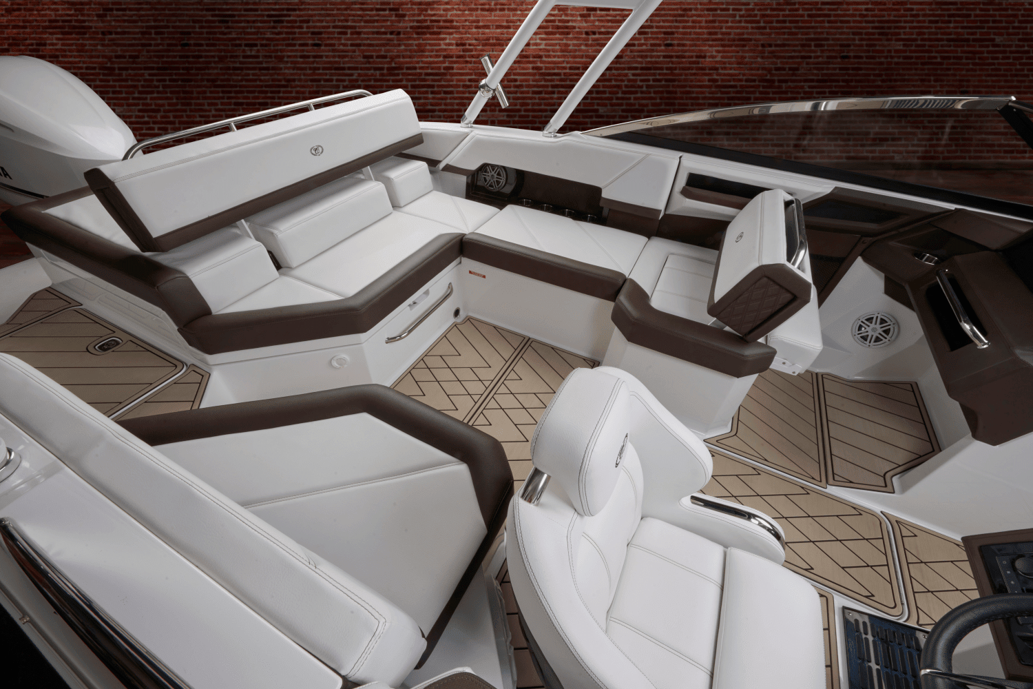 2026 Cobalt R4 Outboard Image Thumbnail #23