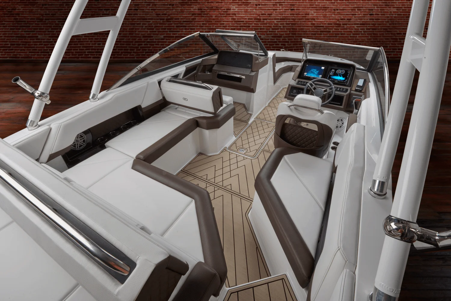 2026 Cobalt R4 Outboard Image Thumbnail #27