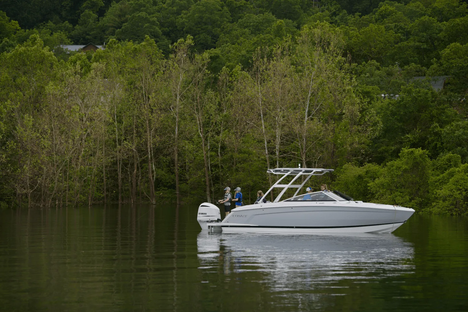 2025 Cobalt R6 Outboard Image Thumbnail #7