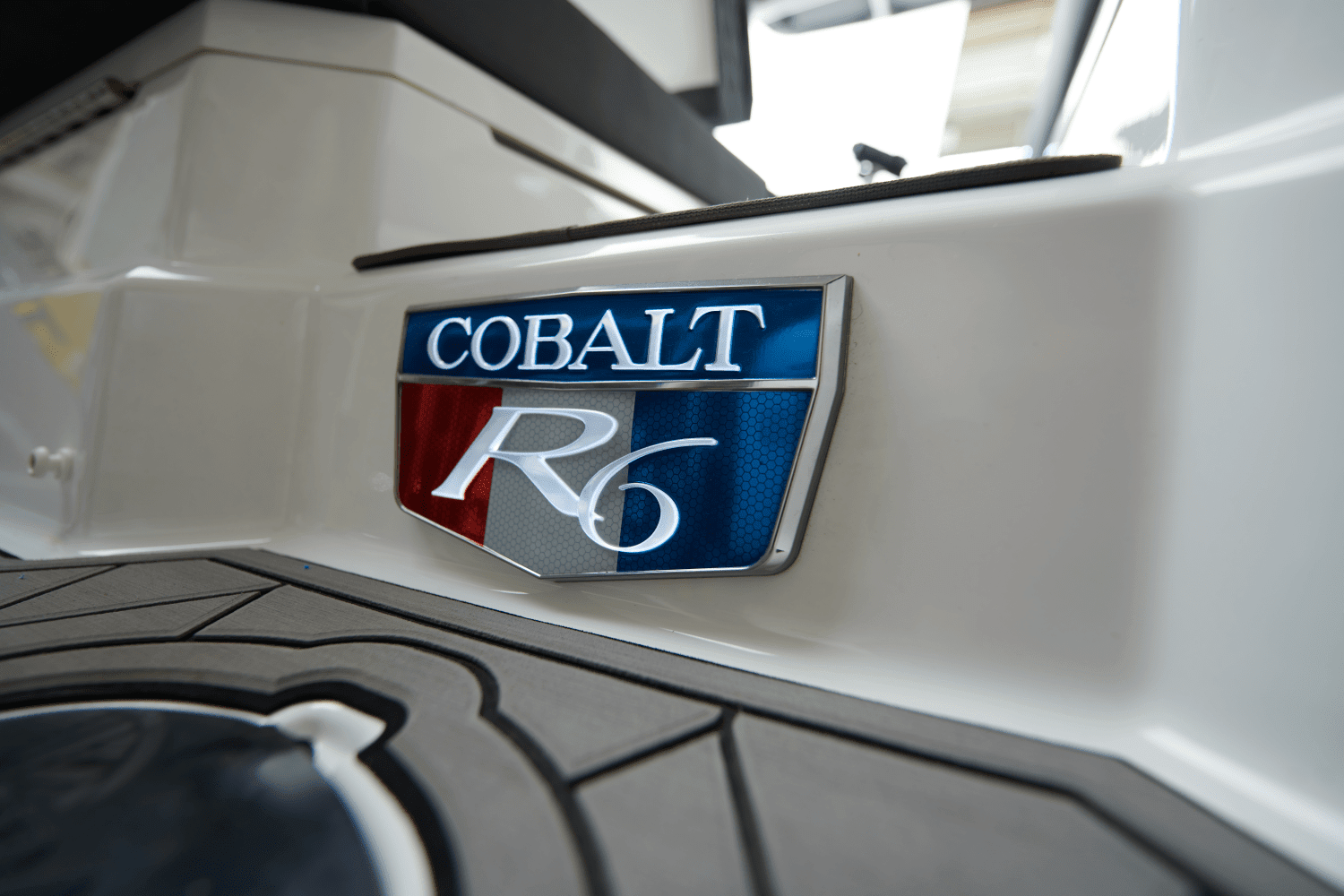 2024 Cobalt R6 Outboard Image Thumbnail #30