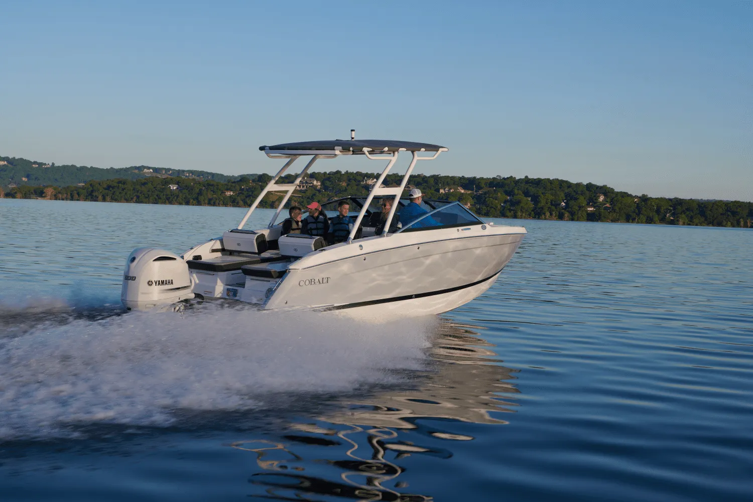 2025 Cobalt R6 Outboard Image Thumbnail #26
