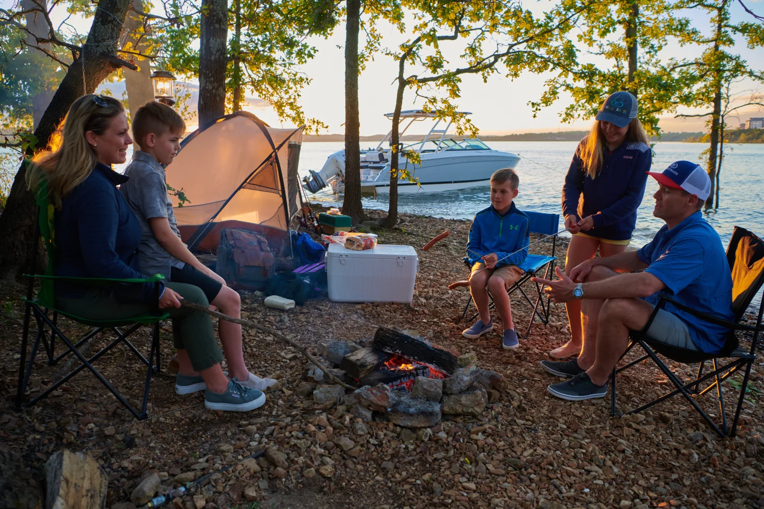 2026 Cobalt R6 Outboard Image Thumbnail #11