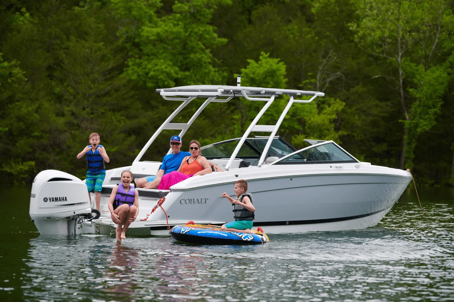 2026 Cobalt R6 Outboard Image Thumbnail #9