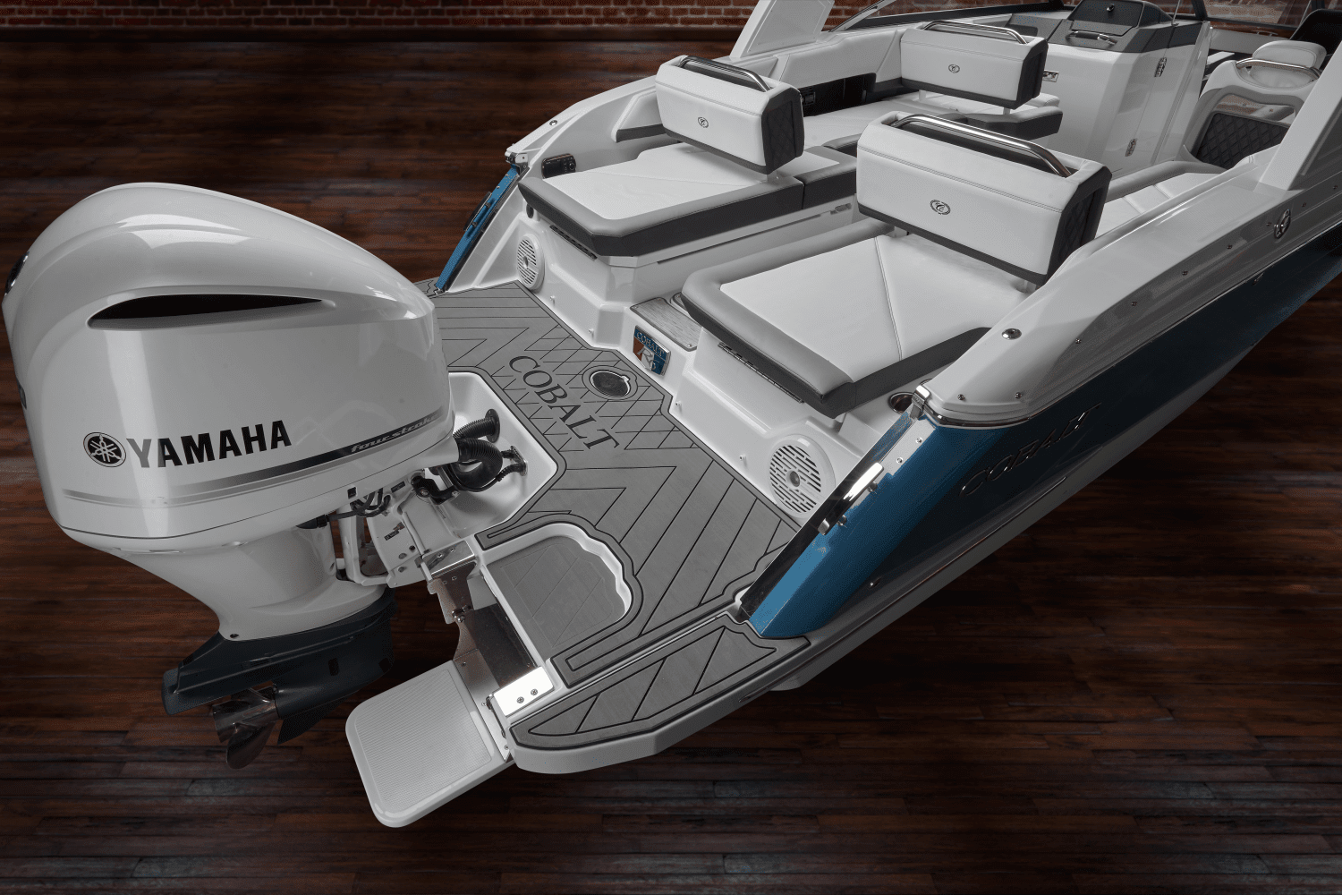2026 Cobalt R6 Outboard Image Thumbnail #34