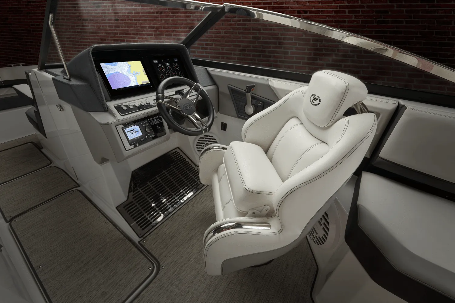 2025 Cobalt R6 Outboard Image Thumbnail #37