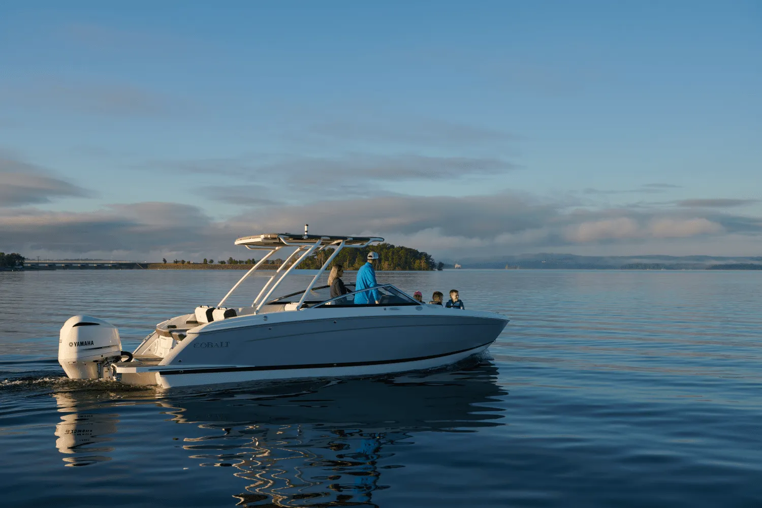 2025 Cobalt R6 Outboard Image Thumbnail #28