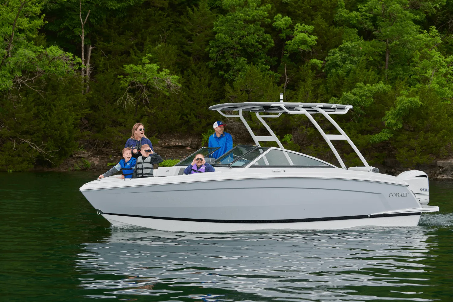 2025 Cobalt R6 Outboard Image Thumbnail #19