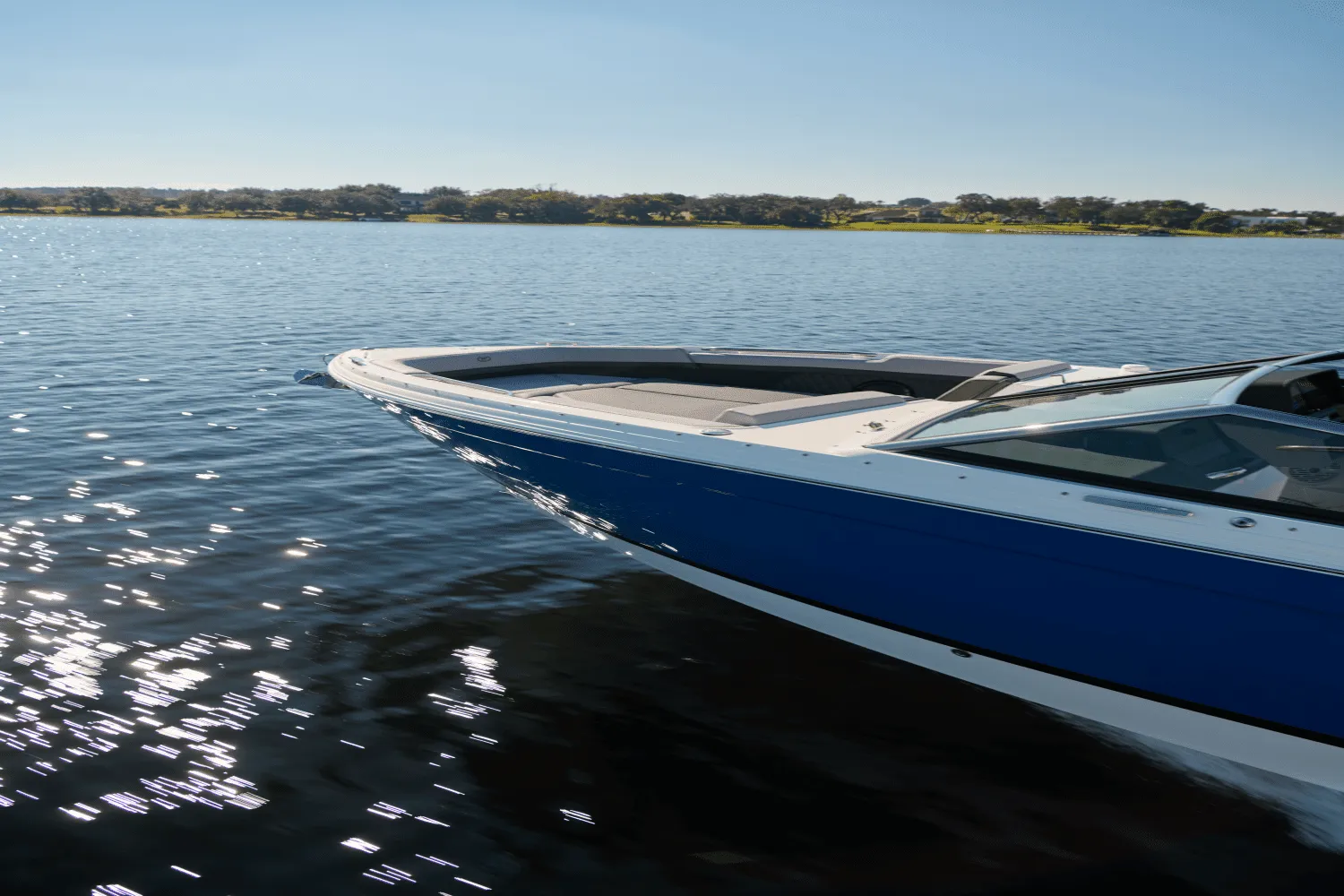 2025 Cobalt R8 Outboard Image Thumbnail #50