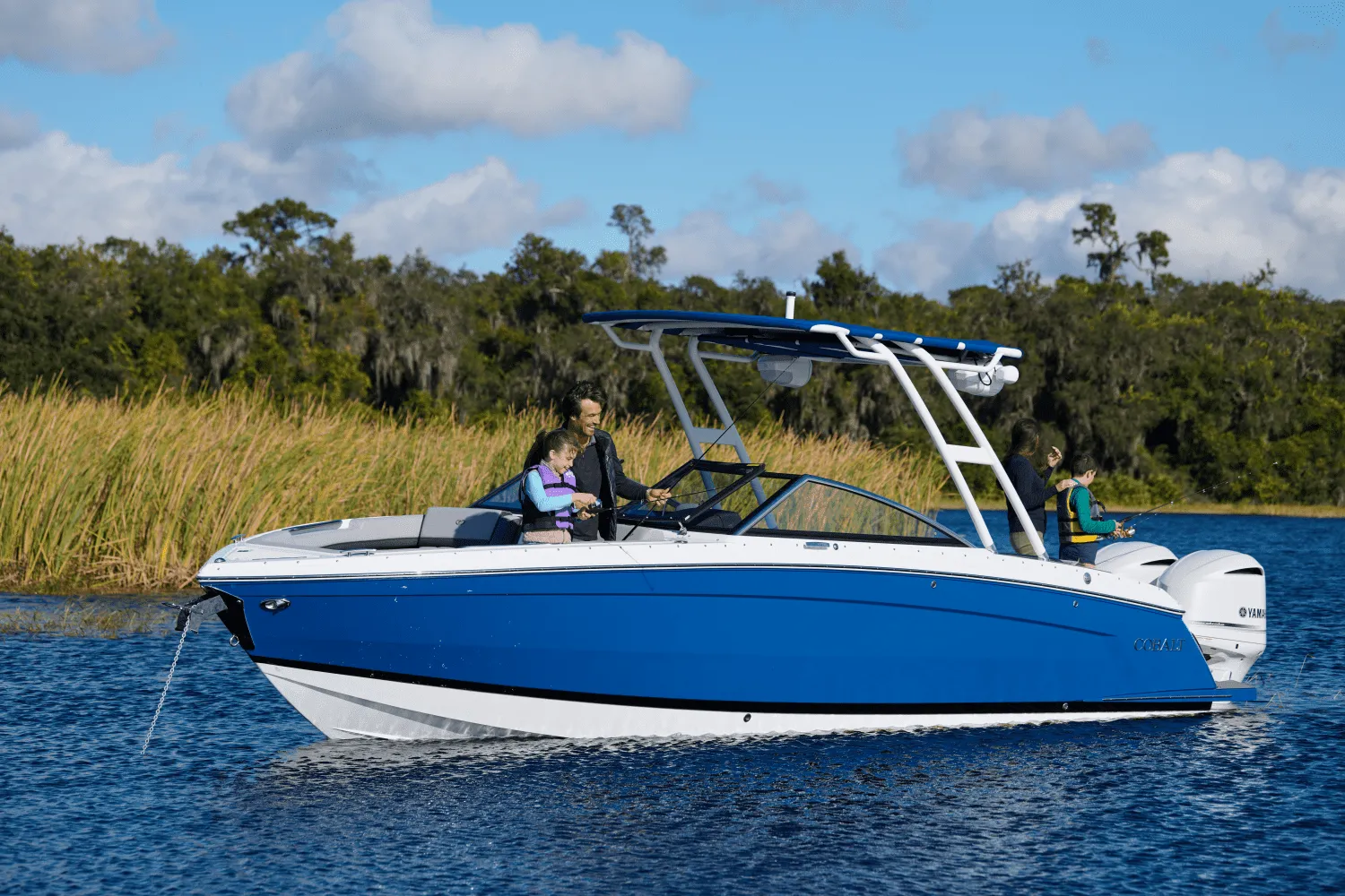 2025 Cobalt R8 Outboard Image Thumbnail #27