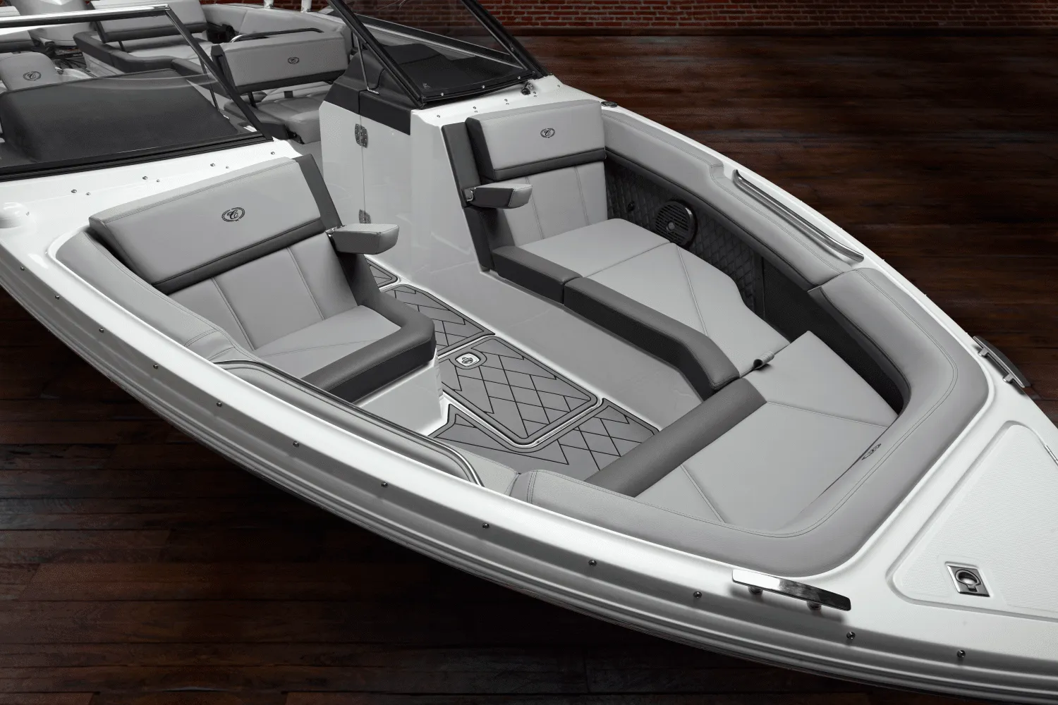 2025 Cobalt R8 Outboard Image Thumbnail #60