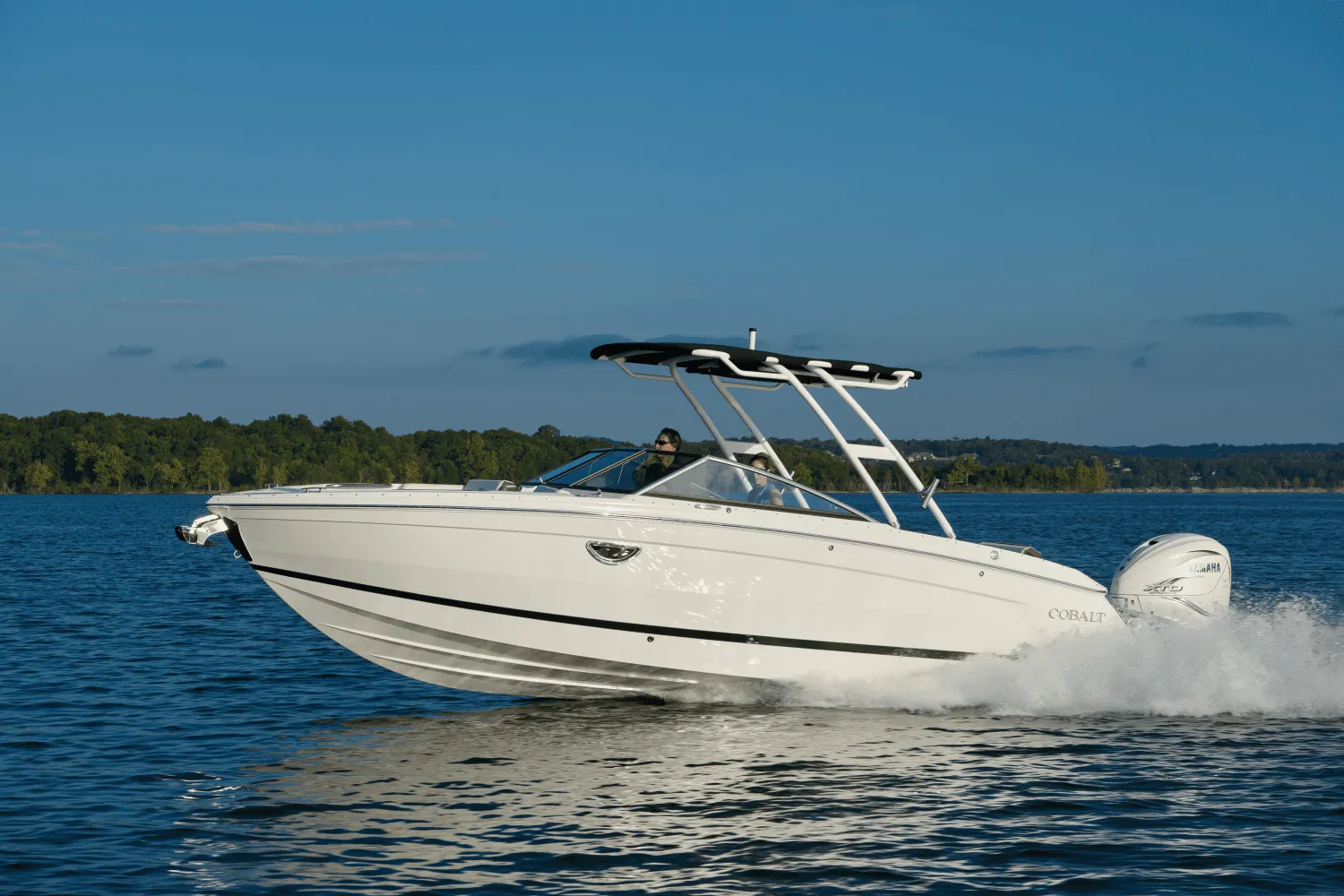 2025 Cobalt R8 Outboard Image Thumbnail #43