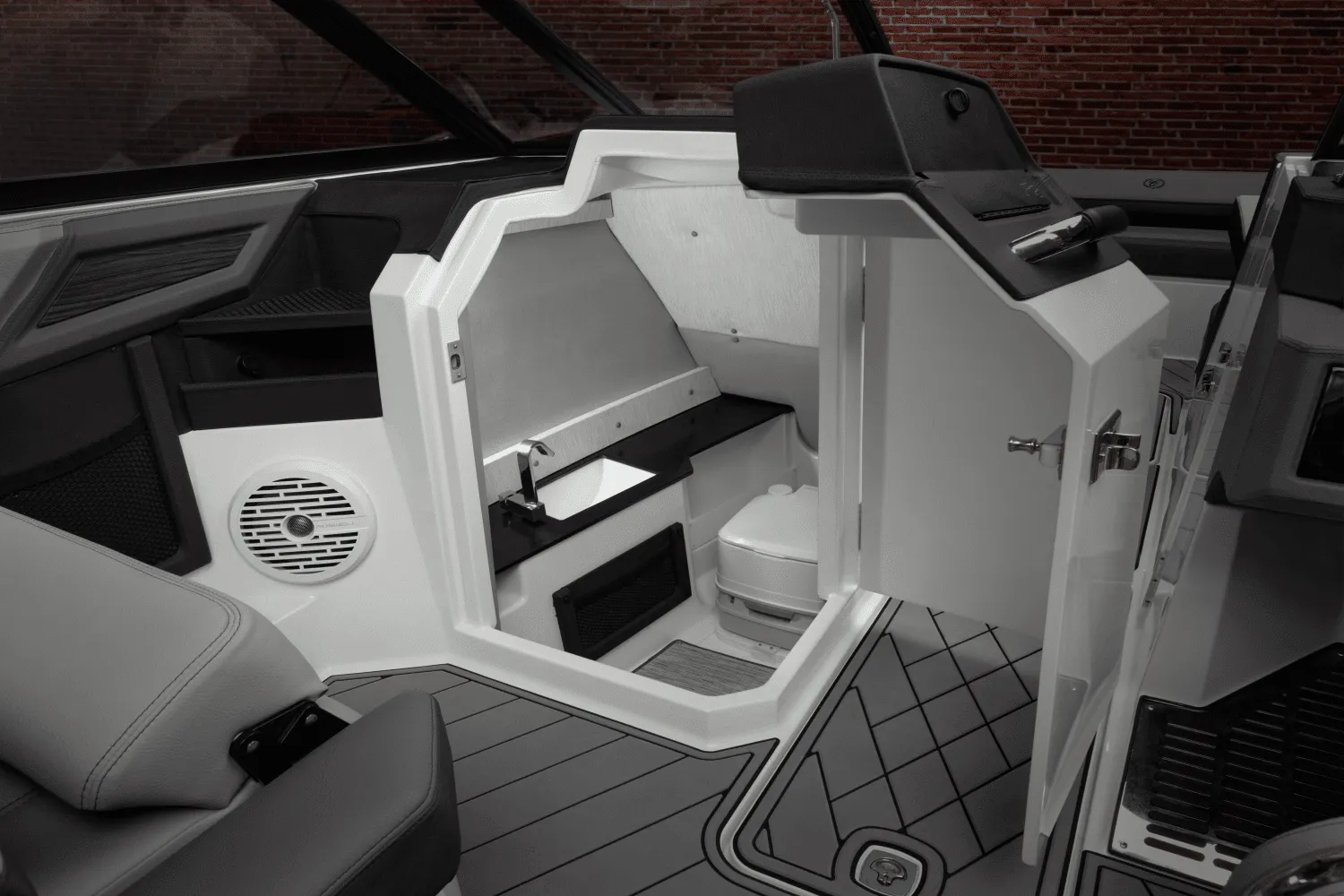 2025 Cobalt R8 Outboard Image Thumbnail #63