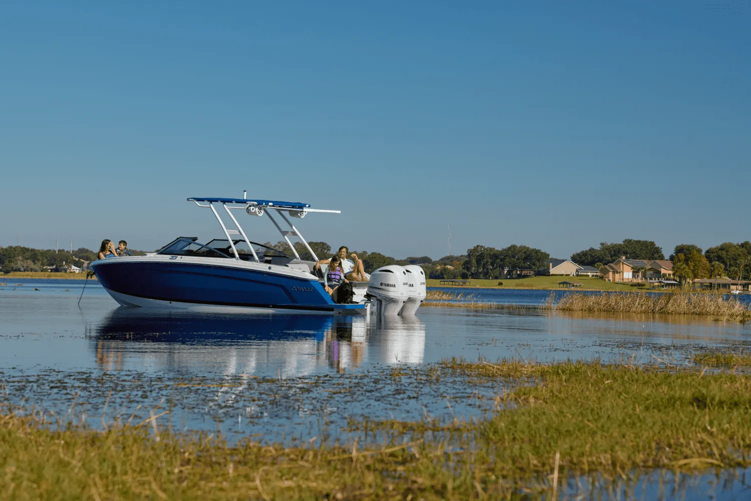 2025 Cobalt R8 Outboard Image Thumbnail #15