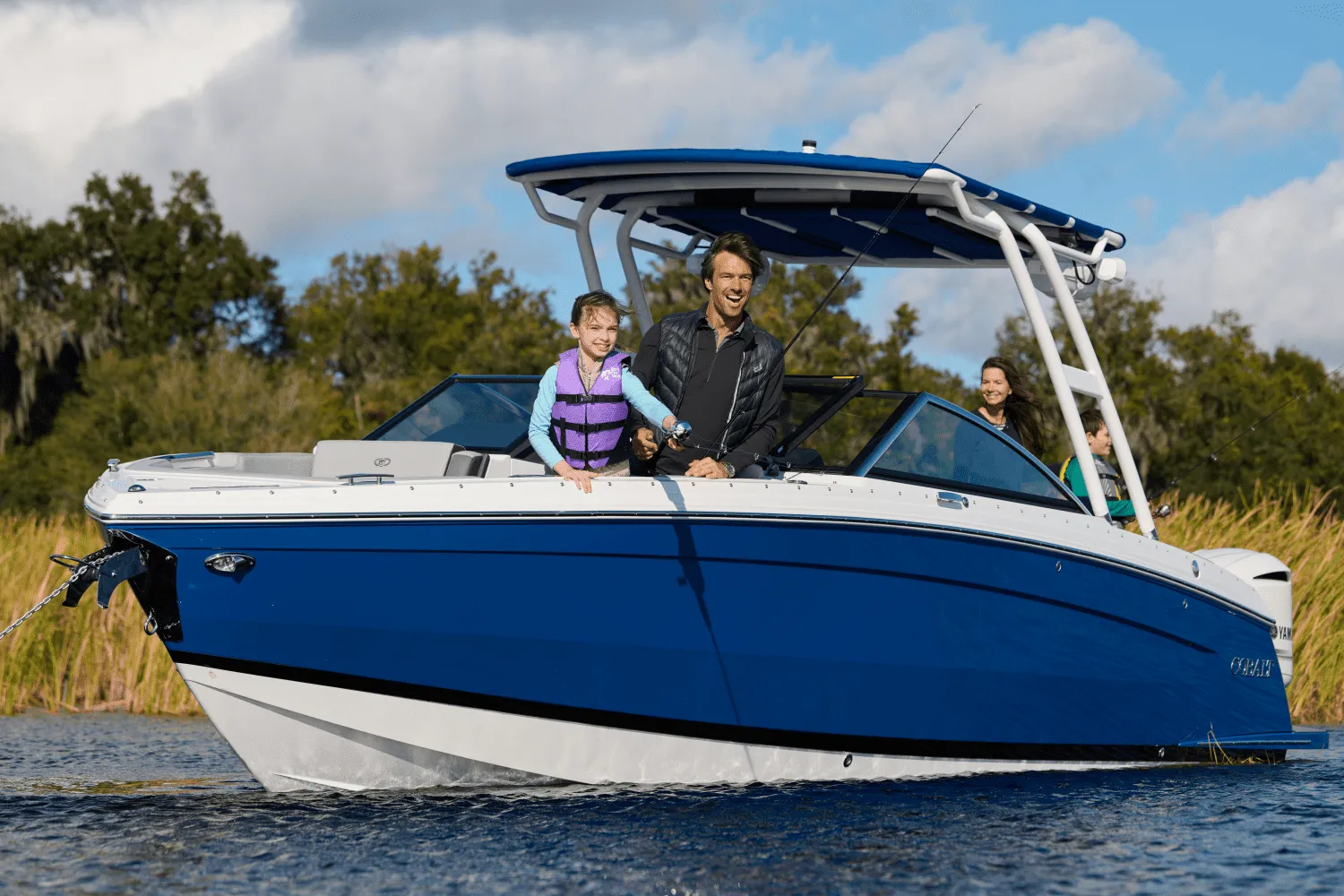2025 Cobalt R8 Outboard Image Thumbnail #52
