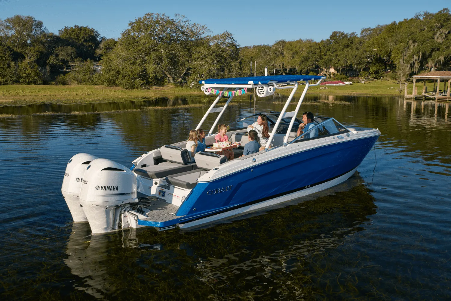 2025 Cobalt R8 Outboard Image Thumbnail #22