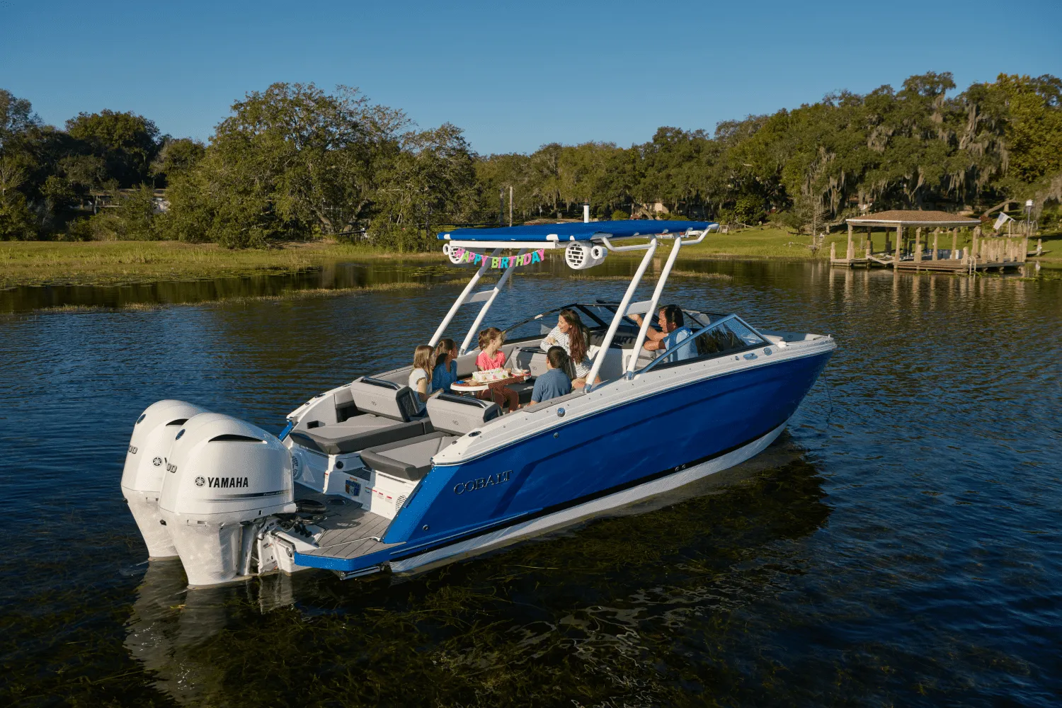 2025 Cobalt R8 Outboard Image Thumbnail #19