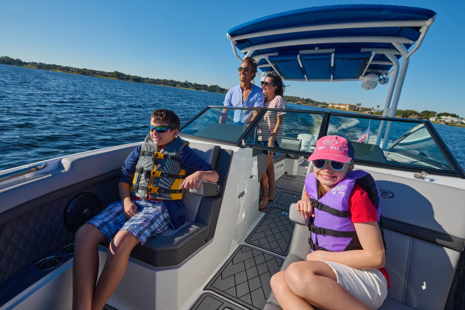 2026 Cobalt R8 Outboard Image Thumbnail #13