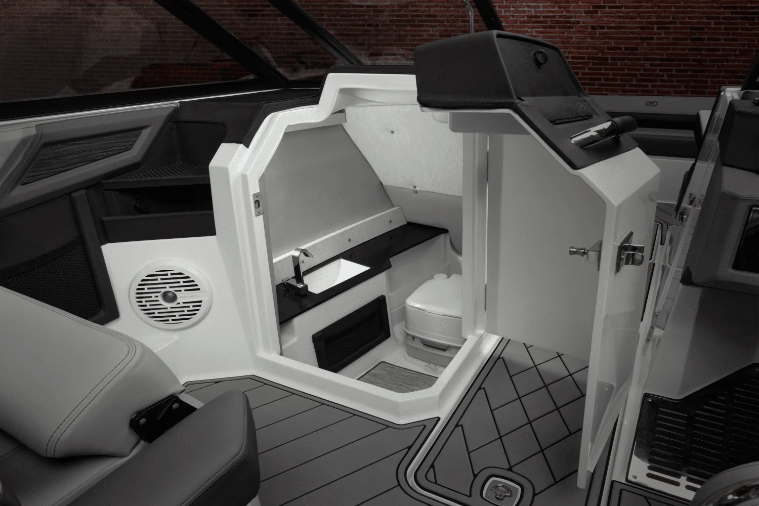 2026 Cobalt R8 Outboard Image Thumbnail #63