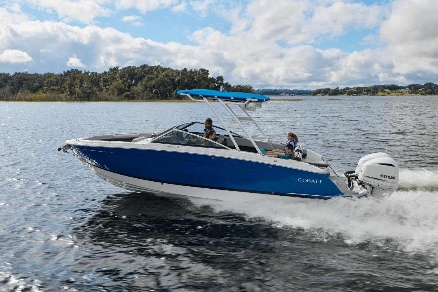 2026 Cobalt R8 Outboard Image Thumbnail #36