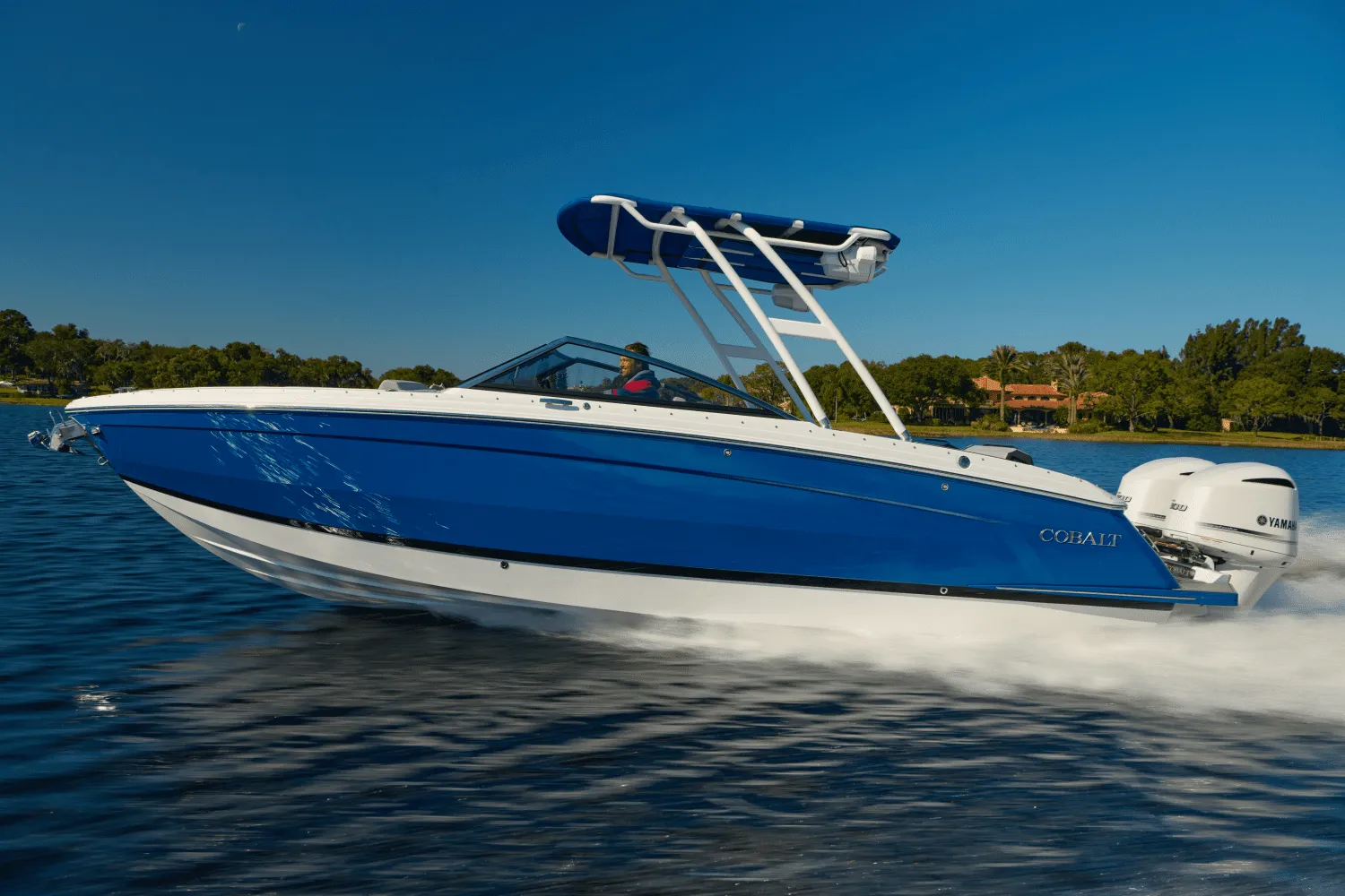 2025 Cobalt R8 Outboard Image Thumbnail #16