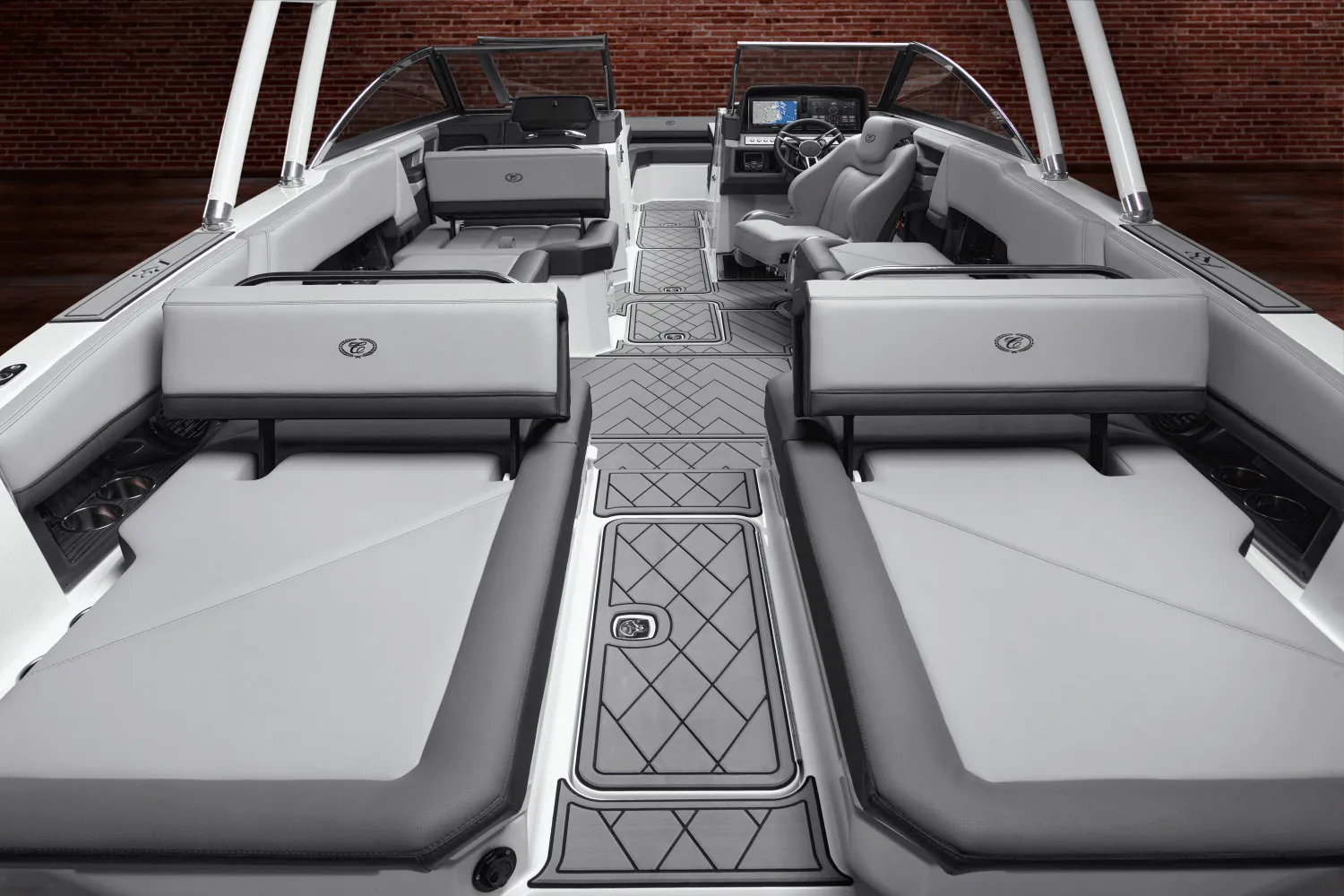 2025 Cobalt R8 Outboard Image Thumbnail #64