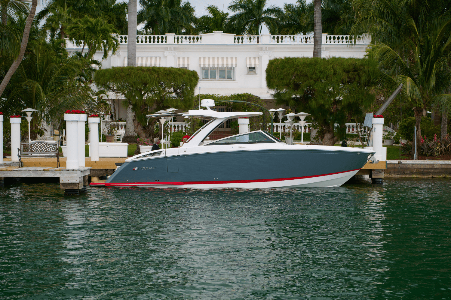 2026 Cobalt R31 Outboard Image Thumbnail #11