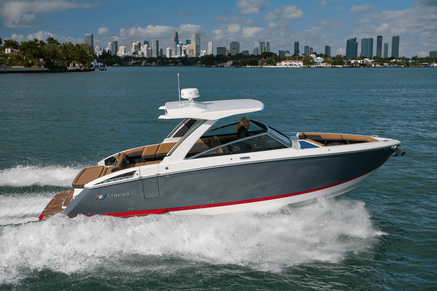 2026 Cobalt R31 Outboard Image Thumbnail #3