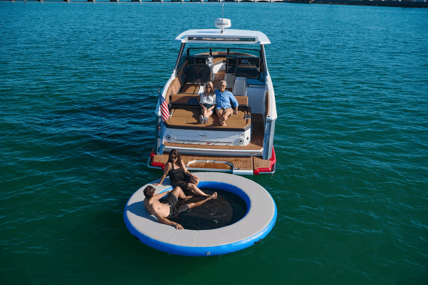 2026 Cobalt R33 Outboard Image Thumbnail #9