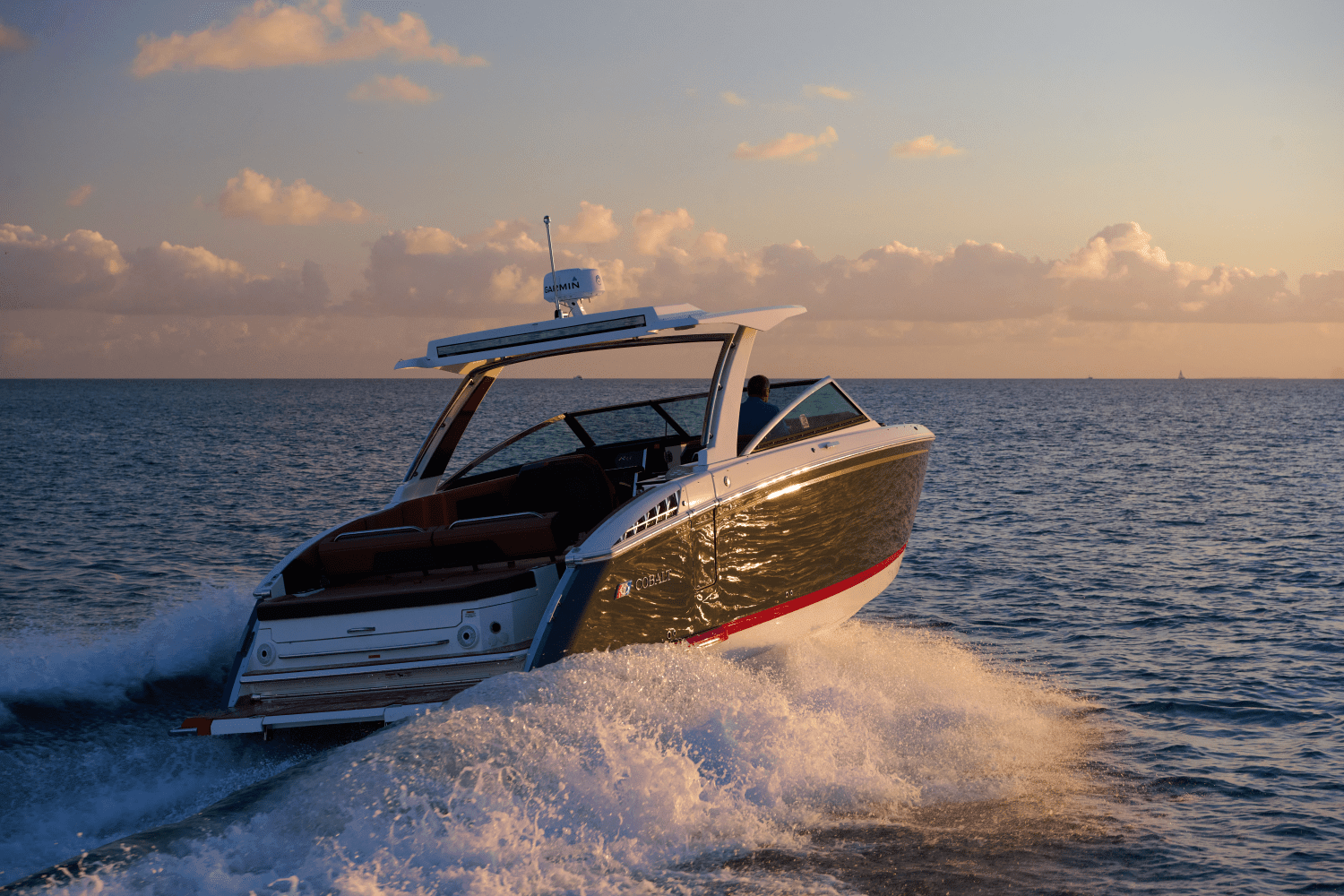 2026 Cobalt R31 Outboard Image Thumbnail #13