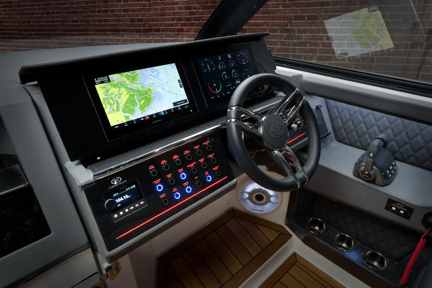 2026 Cobalt R35 Outboard Image Thumbnail #16