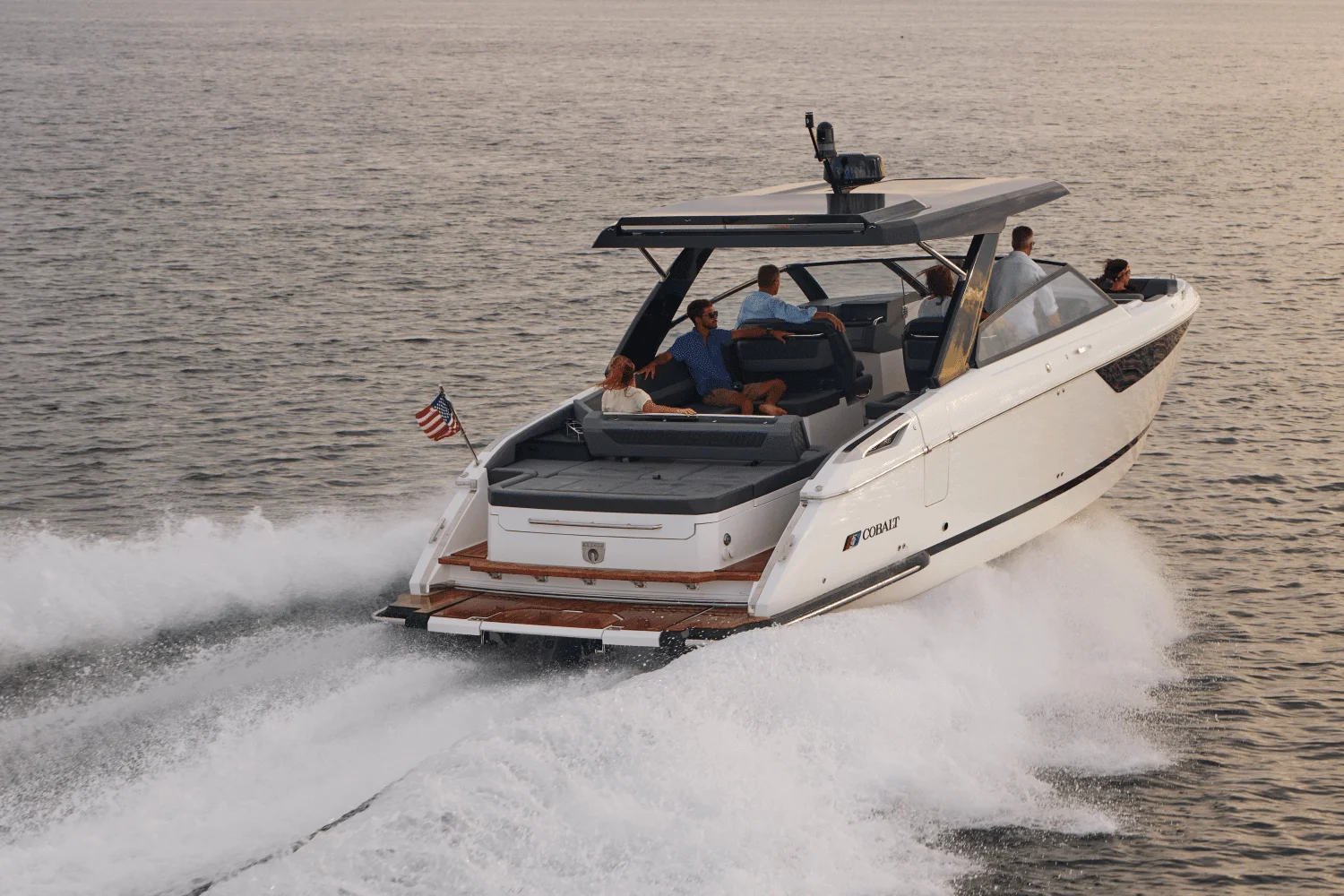 2026 Cobalt R35 Outboard Image Thumbnail #5