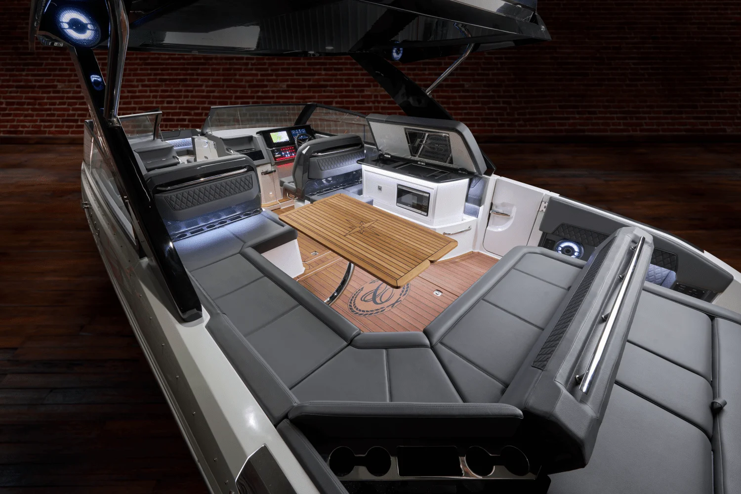 2005 Cobalt R35 Outboard Coupe Image Thumbnail #15