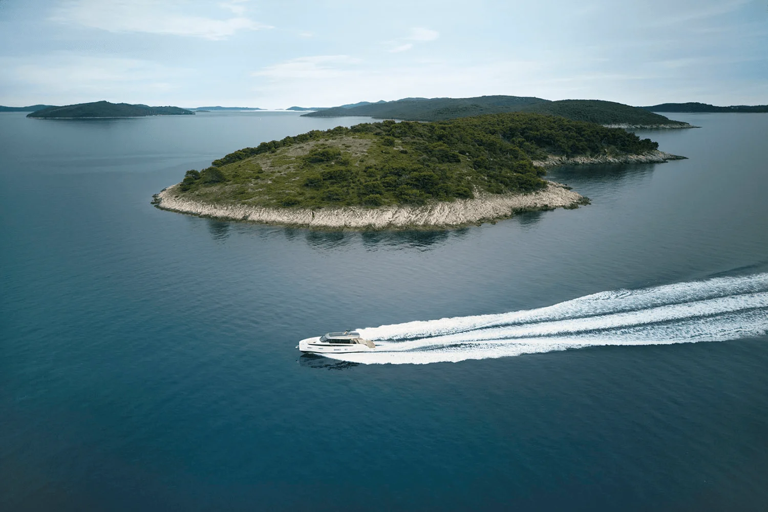 2026 Azimut Seadeck 6 Image Thumbnail #10