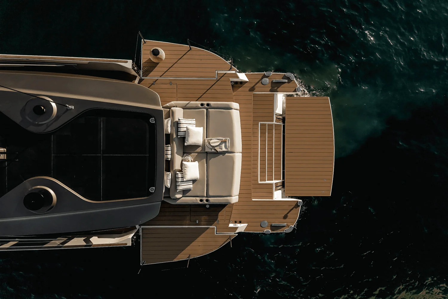 2026 Azimut Seadeck 6 Image Thumbnail #4