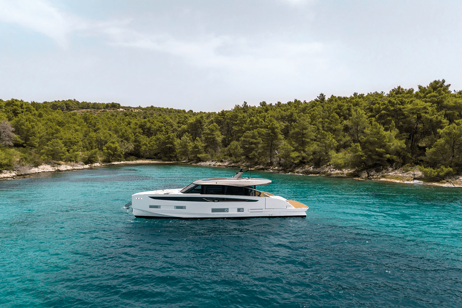 2026 Azimut Seadeck 6 Image Thumbnail #1